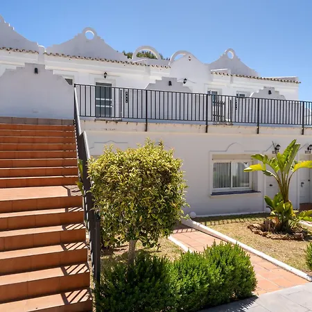 Apartment Sunny 2br In With 3 Pools, Restaurant, Gym And Playground *